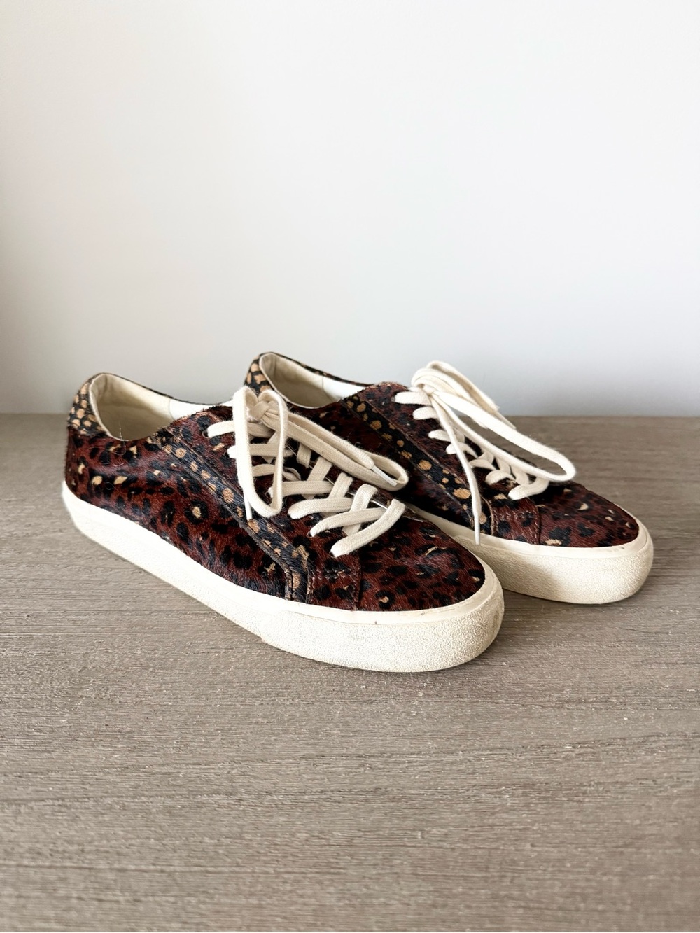 Madewell Sidewalk Low-Top Sneakers in Painted Leopard Calf Hair Size W8.5 M7
